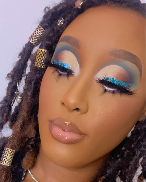 Peach And Blue Makeup, Complementary Makeup Looks, Gold Eye Makeup Black Women, Wedding Makeup Black Women, Eye Makeup Black Women, Blue Wedding Makeup, Eye Makeup Black, Makeup Clips, Historical Tattoos