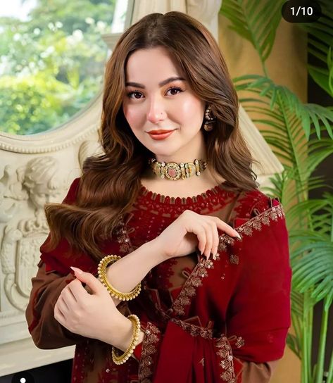 Hania Amir Pics For Dp, My Forever Person, Forever Person, Neelam Muneer, Best Couple Pics For Dp, Pakistani Formal Dresses, Hania Amir, Gals Photos, Velvet Dress Designs