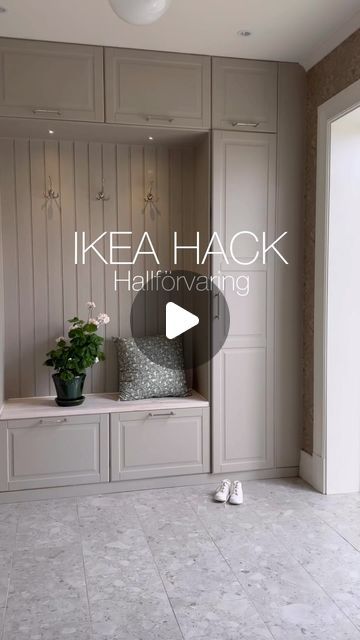 Boot Room Ikea Hack, Ikea Hallway Hack, Ikea Hol Hack, Hall Inspiration Ikea, Ikea Room Inspiration, Hallway Entrance Ideas, Ikea Inspirations, Inspiration Hall, Ikea Hall