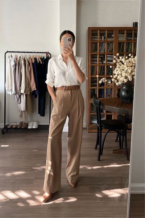 Thrifting Vintage, Classic Work Outfits, Tattoo Nails, Hairstyles Anime, Stylish Office Wear, Dress Pants Outfits, How To Look Expensive, Drape Pants, Nails Fashion