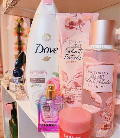 Face Skin Routine, Dove Body Wash, Gentle Skin Cleanser, Fragrances Perfume Woman, Skin Cleanser, Beauty Routine Tips, Bath And Body Works Perfume, Shower Skin Care, Body Smells