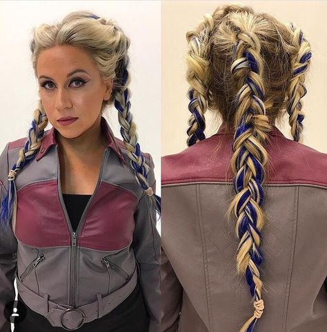 Ahsoka inspired hair, makeup, and jacket so cool! This is Ashley Eickstein the voice of Ahsoka Tano! Ahsoka Tano Costume, Disney Hairstyles, Star Wars Hair, Star Wars Disneybound, Ashoka Tano, Cosplay Inspo, Star Wars Fashion, Star Wars Halloween, Star Wars Ahsoka