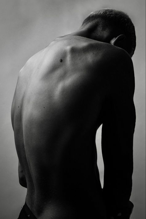 ig: annafrejpg #blackandwhite #blackandwhitephotography #photography #photooftheday #photoshoot Dark Male Photoshoot, Body Close Up Photography Men, Men Photography Poses Male Portraits, Male Body Aesthetics Photography, Men’s Back, Male Budoir Sessions, Guy Kneeling Pose, Back Muscles Male Aesthetic, Male Anatomy Reference Models