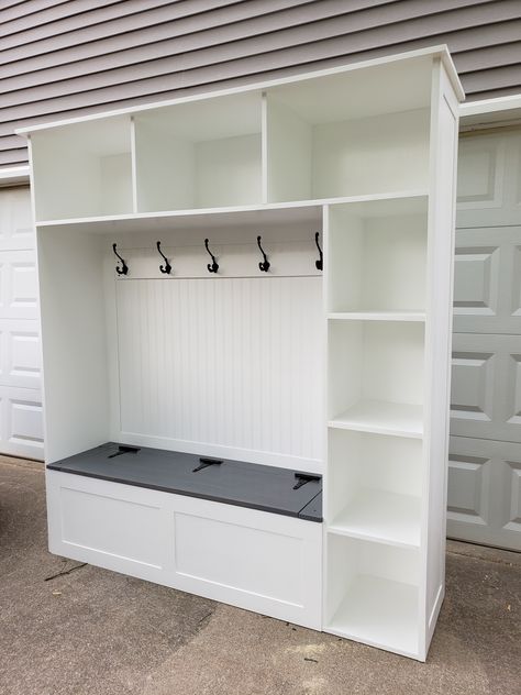 Mudroom Hall Tree, Corner Hall Tree, Hall Tree With Storage, Room Bench, Mudroom Entryway, Mudroom Decor, Bench Ideas, Hall Tree, Mudroom Bench