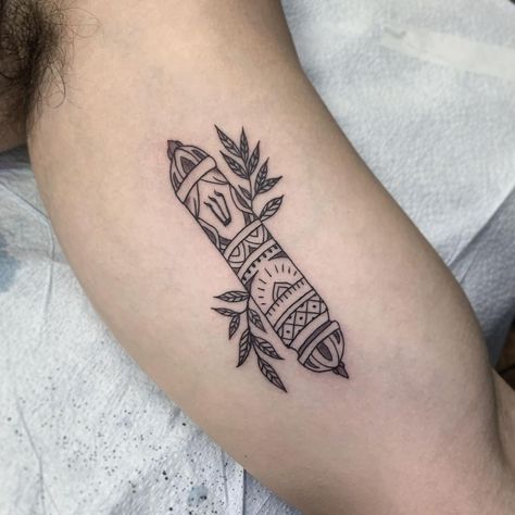 Brit Bauzá on Instagram: “Happy Hanukkah! Mezuzah from the other day. Thanks Noah for having me do your first tattoo 🌿 #mezuzah #mezuzahtattoo” Messianic Tattoo, Jewish Tattoo Ideas Symbols, Jewish Symbols Tattoo, Jewish Hamsa Tattoo, Am Yisrael Chai Tattoo, Judaica Tattoo, Judaism Tattoo, Jewish Tattoos For Women, Mezuzah Tattoo