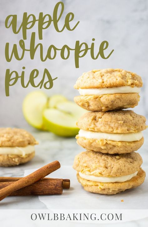 Butterfinger Whoopie Pies, Apple Whoopie Pie Recipe, Ginger Bread Whoopie Pie, Caramel Apple Whoopie Pies, Fall Whoopie Pie Recipe, Coconut Whoopie Pies, Tiramisu Whoopie Pies, Maple Whoopie Pie Recipe, Apple Whoopie Pies