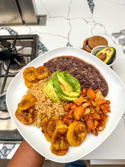 Black Bean and Sweet Plantain Bowl Black Bean Rice Bowl, Bean Rice Bowl, Black Bean Rice, The Daniel Fast, Sweet Plantains, Bean Rice, Bbq Chicken Sliders, Bowl Meals, Honey Bbq Chicken