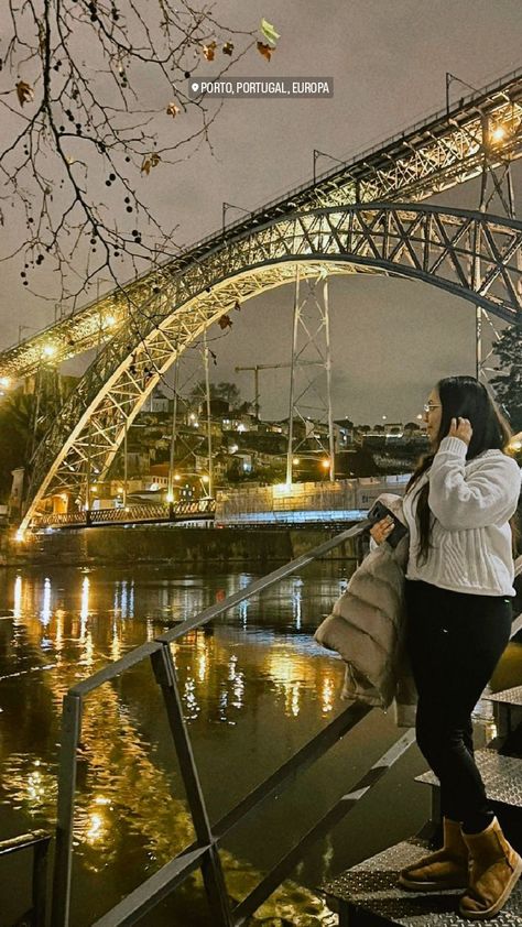 ponte na ribeira de porto em Portugal, cartão postal de porto Portuguese Aesthetic, Porto Travel, Bento Cake, Porto Portugal, Selfie Ideas, Pic Ideas, Aesthetic Pictures, Greece, Portugal