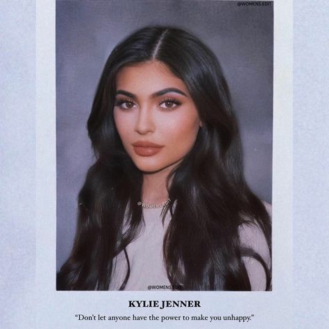 Kylie Jenner Yearbook, Pretty Yearbook Pictures, Senior Quotes For Yearbook, Quotes For Yearbook, Yearbook Aesthetic, Kardashian Nails, Vintage Outfits Aesthetic, Aesthetic Vintage Outfits, Celebrity Yearbook Photos