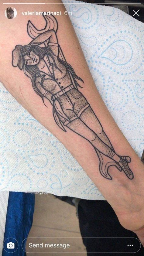 Latest addition, my pinup mechanic tattoo Mechanic Tattoo Ideas, Hotrod Tattoos, Tools Images, Men's Tattoo, Tattoo Chair, Girl Mechanics, Pin Up Girl Tattoo, Mechanic Tattoo, Edit Pictures