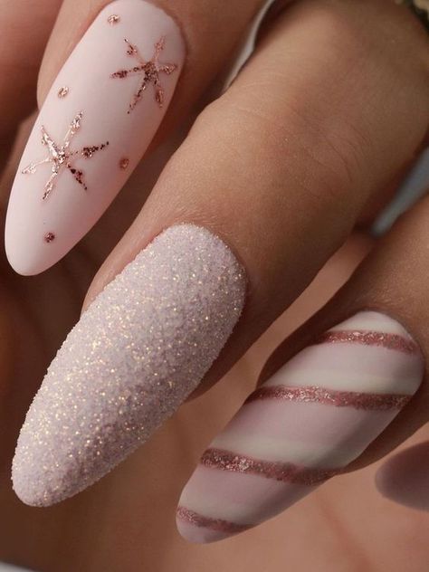 15 Snowflake-Inspired Winter Nail Art Ideas for 2023-2024 - thepinkgoose.com Snowflake Dip Nails, December Nails, Nails Designer, Nude Nail Designs, Winter Nails Acrylic, Christmas Gel Nails, Sweater Nails, Snowflake Nails, Christmas Nails Acrylic