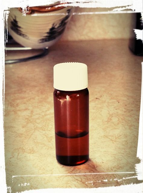 Antibiotic Essential Oil, Essential Oils For Antibiotics, Essential Oil Antibiotic Capsule, Homemade Antibiotic, Homemade Room Spray, Supplement Bottles, Heal Leaky Gut, Homemade Toothpaste, Oregano Essential Oil