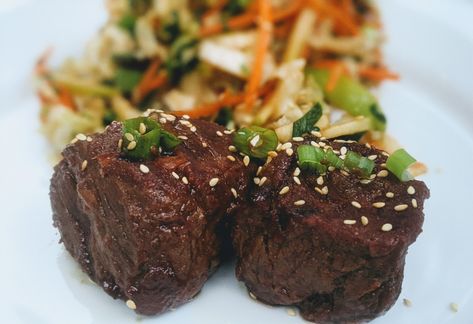 Korean BBQ Steak Tips Korean Bbq Steak, Sirloin Steak Marinade, Korean Steak, Kimchi Slaw, Ny Steak, Korean Bbq Sauce, Bbq Marinade, Bbq Steak, Ragu Recipe