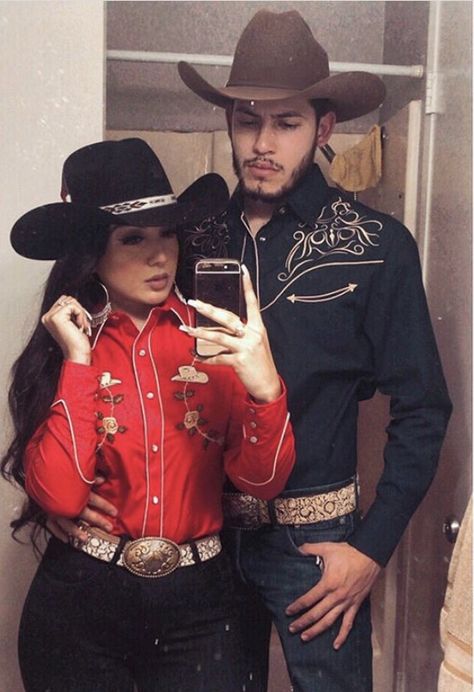 Outfits Rancheros Mujer, Mexican Wear, Outfit Vaquera, Chambelanes Outfits, Cowboy Outfits For Women, Traje Cowgirl, Cowgirl Outfits For Women, Trajes Country, Vaquera Outfit