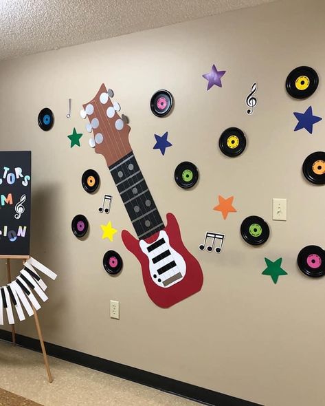 Music Decorations Classroom, Music Class Decorations, Music Class Decorations Ideas, Decorate Music Classroom, Rockstar Decorations, Elementary Music Room Decor, Music Room Wall Painting In School, Music Decorations, Music Classroom Decor