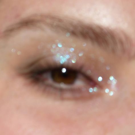 Are you ready for all of the sparkles in @glamshop_pl Moon Dust? Be sure to swipe all the way to the last pic to see the full glitter explosion ✨✨✨🩵 #glamshoppl #sparklyeyeshadow #preshowermakeup #lowlightmakeup #closeupmakeup #funmakeuplooks #softglammakeup #colorfuleyelook #creativemakeup #amateurphotography #makeupphotography #mycreativespace #colorfuleyeshadow #mycreativeoutlet #justhavingfunwithit #softeyemakeup #makeupoftheday #mua #motd #makeupinspiration #makeuplook #eyemakeup #make... Clear Glitter Eyeshadow, Glitter Under Eye Makeup, Glitter Eyelids, Undereye Glitter, Glitter Explosion, Glittery Eyeshadow, Sparkly Eyeshadow, Soft Eye Makeup, Eyeshadow Glitter