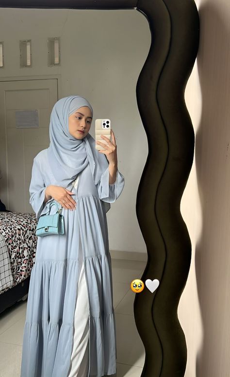 SAVE PIN INI AGAR KAMU MENDAPAT IDE OOTD MENARIK LAINNYA Ootd Hijab Casual, Hijab Ootd, Outfit Hijab, Ootd Hijab, Indonesia, Ootd, Plus Size