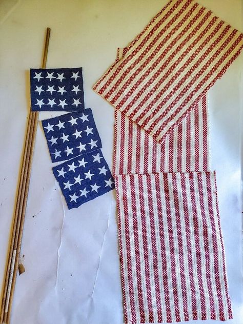 4th Of July Fabric Crafts, Fabric Flags Diy, Patriotic Garland Diy, Patriotic Diy Crafts, 4th Of July Diy Crafts, Diy Fourth Of July Crafts, Diy 4th Of July Decorations, Patriotic Fabric Crafts, Make Your Own Flag