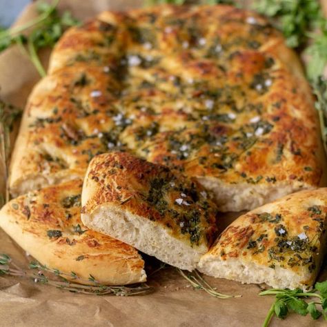 Herb Focaccia, Buffalo Chicken Pinwheels, Foccacia Bread, Italian Diet, Roasted Garlic Cloves, Focaccia Bread, Baking Project, Easy Bread, Garlic Herb