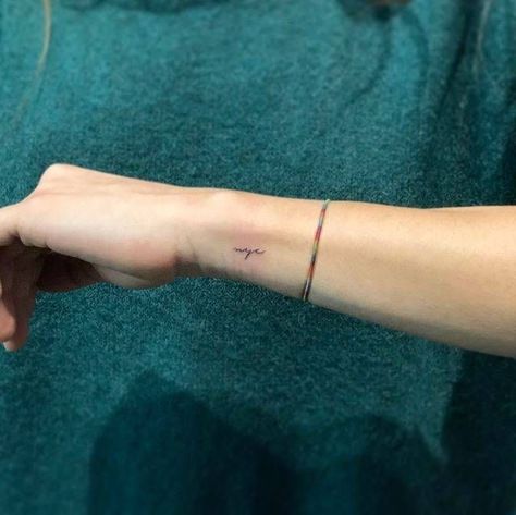 Side Finger Tattoos, Tattoo On The Wrist, Side Wrist Tattoos, Tiny Wrist Tattoos, Tattoos Infinity, New York Tattoo, Nyc Tattoo, Wrist Tattoos For Guys, Inspiration Tattoos