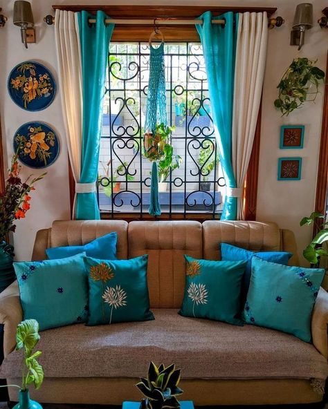 Living room decor ideas Romani Living Room, Small Indian Living Room Decor, Small Living Room Decor Indian, Indian Living Room Decor Ideas, Sofa Makeover Ideas, Small Indian Living Room, Indian Living Room Ideas, Indian Living Room Decor, Knitting Drawing