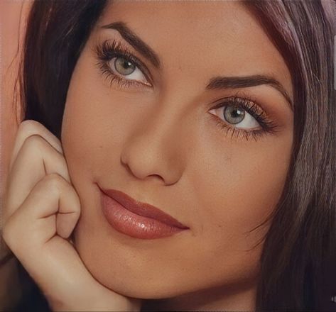 Natural Makeup Look Tutorial, Barbara Mori, Lash Salon, Latina Fashion, Crazy Makeup, Model Aesthetic, Flawless Face, Makeup Looks Tutorial, Makeup Makeover