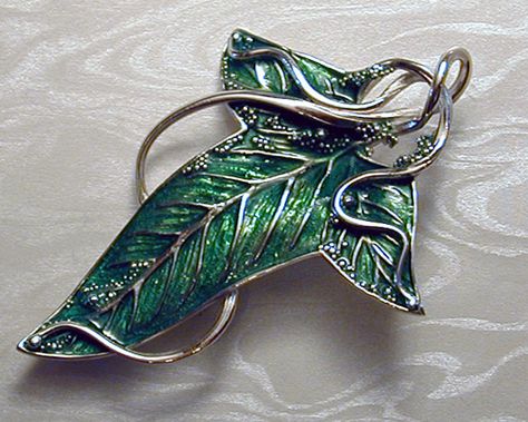 Lord Of The Rings Customes, Elvish Garden, Lord Of The Rings Leaf, Lord Of The Rings Jewelry, Lotr Tattoo, Enameling Jewelry, Contemporary Jewellery Designers, Elven Jewelry, Extraordinary Jewelry