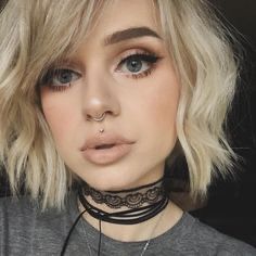 Philtrum Piercing, Inverted Bob Haircuts, Medusa Piercing, Septum Piercings, Girls Short Haircuts, Face Piercings, Cute Short Haircuts, Facial Piercings, Cute Piercings