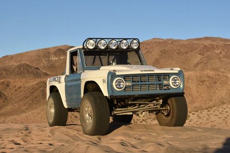 https://www.fourwheeler.com/news/features/1968-ford-bronco-half-cab-koh/?galleryImageId=247035 Classic Bronco, Early Bronco, Off Road Lights, How To Lean Out, Classic Cars Trucks Hot Rods, Ford Truck, Hammers, Classic Cars Trucks, Ford Bronco