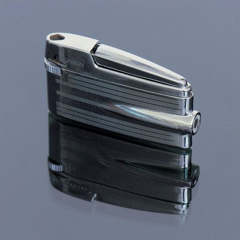 I really love this one!  It's so sleek and reminds me of older planes.  Ronson lighters are definitely functional art. Ronson Lighter, Vintage Lighters, Survival Gadgets, Cool Lighters, Streamline Moderne, Streamline Design, Zippo Lighter, Pocket Light, Antique Lighting