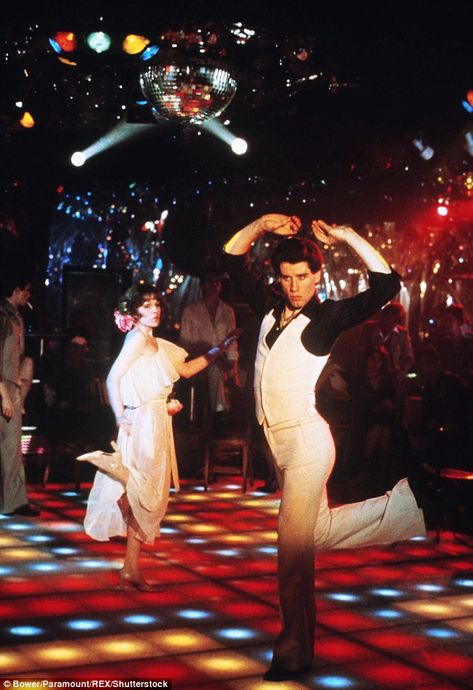 Just like old times: Travolta is no stranger to the dance floor having rose to fame playin... Saturday Night Fever Fashion, Disco Look, Disco Aesthetic, Musica Disco, 80s Disco, Disco Glam, Disco Style, Disco Fashion, Disco Theme