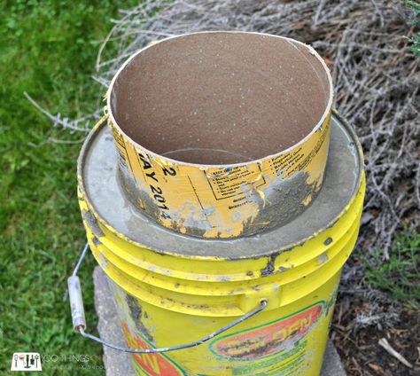 Concrete Side Table, Concrete Stool, Stool Side Table, Concrete Patios, Cement Flower Pots, Diy Concrete Planters, Diy Side Table, Cement Diy, Concrete Diy Projects