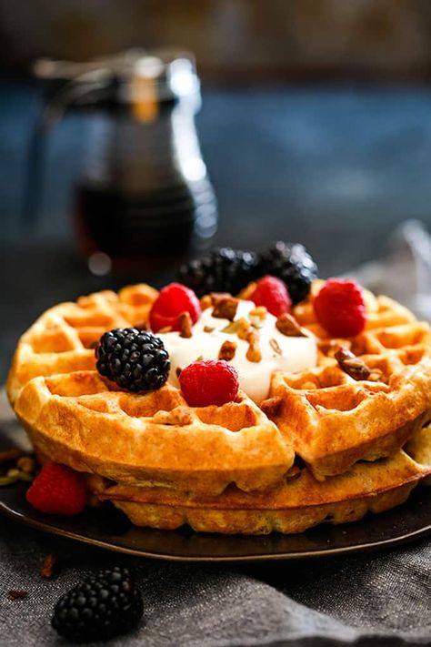 These easy Yogurt Waffles have a crisp exterior and are light and fluffy on the inside. Basically they're ready to become a breakfast favorite! Yogurt Waffle Recipe, Greek Yogurt Waffles, Yogurt Waffles, Waffles Breakfast, Easy To Make Breakfast, Waffle Recipe, Healthy Breakfast Recipes Easy, Yogurt Recipes, Best Breakfast Recipes