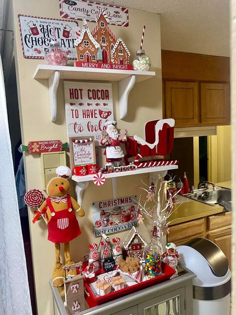 Christmas Gingerbread Kitchen, Christmas Gingerbread Kitchen Decor Ideas, Gingerbread Shelf Decor, Christmas Decor Ideas For Living Room Gingerbread, Ginger Bread Kitchen Decorations, Candy Christmas Kitchen Decor, Christmas Kitchen Decor Gingerbread, Christmas Hot Chocolate Bar, Gingerbread Christmas Tree