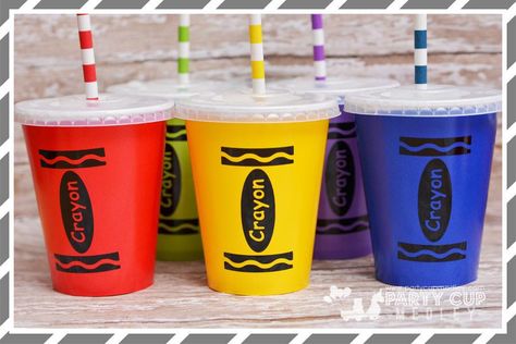 Crayon Birthday Party Supplies Crayon Birthday Party, Crayola Birthday Party, Crayon Birthday Parties, Princess Party Games, Diy Party Crafts, Dinner Party Games, Graduation Party Games, Birthday Party Cups, Party Crafts