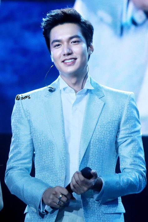 Lee Min Ho Profile, Lee Min Ho Photos, Cr Logo, Dance Sing, New Actors, Park Shin Hye, Lee Minho, Boys Over Flowers, Film Producer