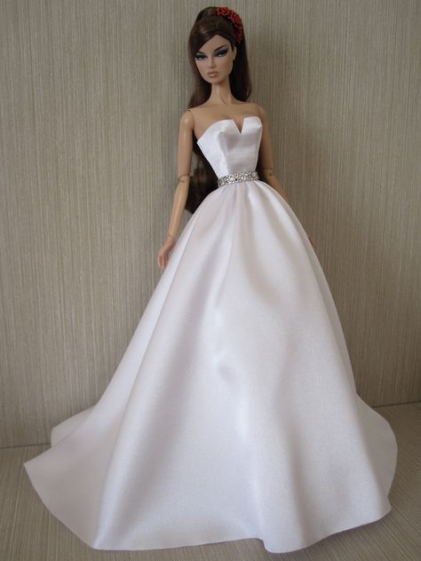 12.33.4 #barbiedollformalgowns / Natalia Kunafina Doll Wedding Dress, Barbie Dress Pattern, Barbie Bridal, Sewing Barbie Clothes, Barbie Wedding Dress, Barbie Doll Clothing Patterns, Diy Barbie Clothes, Barbie Fashionista Dolls, Barbie Bride