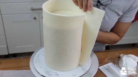 Cake Decorating Basics: How to Panel Fondant Panelling Method, Cake Decorating Basics, Double Barrel Cake, Fondant Smoother, Fondant Tips, Sugar Geek, Barrel Cake, How To Stack Cakes, Buttercream Cake Decorating