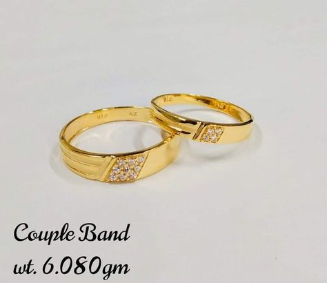 Couple Gold Rings Engagement, Boys Rings Design Gold, Couple Rings Gold Engagement Unique, Gold Wedding Jewelry Necklace, Marriage Planning, Marriage Dresses, Gents Gold Ring, Payal Design, Maharashtrian Bride