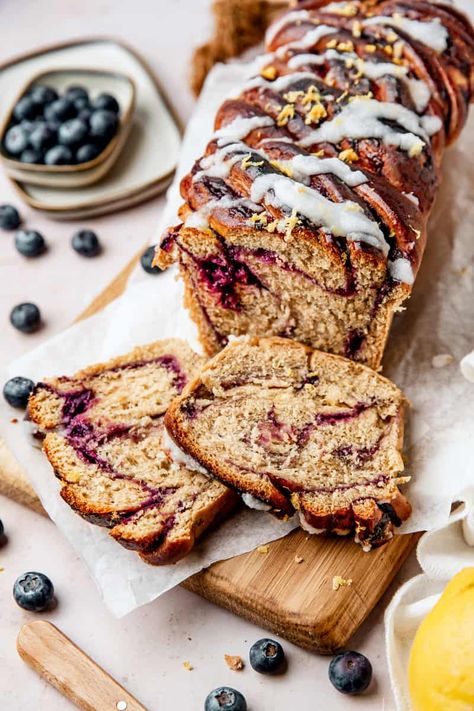 Vegan blueberry babka_1 Food Recipes Dairy Free, Blueberry Babka, Twist Bread, Brioche Dough, Blueberry Filling, Babka Recipe, Chocolate Babka, Vegan Brunch, Vegan Bakery