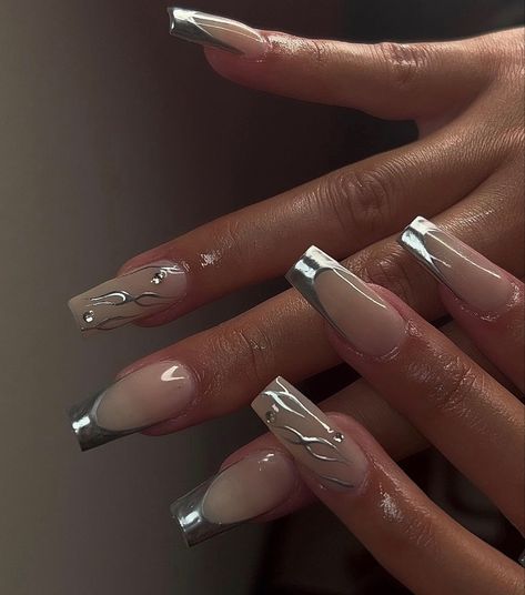 Most Wanted Tour Nails, Nail Inspo New Years, Cybersigilism Nails, Kali Uchis Nail Ideas, Gia Core, Bday Nails, Summer Acrylic, Chrome Nails Designs, Milky Nails