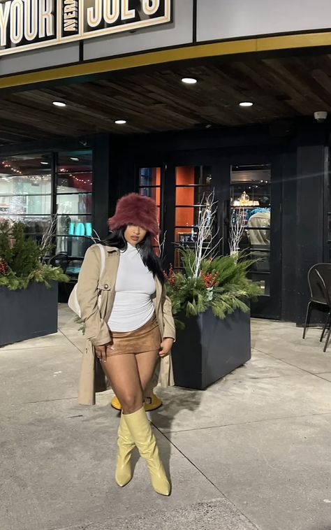 Winter Brunch Fits, Midi Boots Outfits, New York Clothing Aesthetic, Paris Outfit Black Women, Fashion Killa Spring, New York Winter Outfits Black Women, Paris Outfits Black Women, Vday Outfit Ideas, Outfit Ideas Black Women