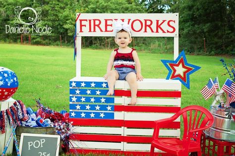 Outdoor Baby Pictures, Firework Stands, 4th Of July Photography, Diy Lemonade Stand, Diy Lemonade, 4th Of July Photos, July Baby, Outdoor Baby, Booth Ideas