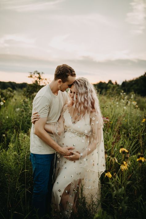 Field Maternity Pictures, Maternity Photos With Husband, Maternity Pictures With Husband, Pictures With Husband, Photos With Husband, Country Maternity Photos, Desert Maternity Photos, Pictures In A Field, Country Maternity