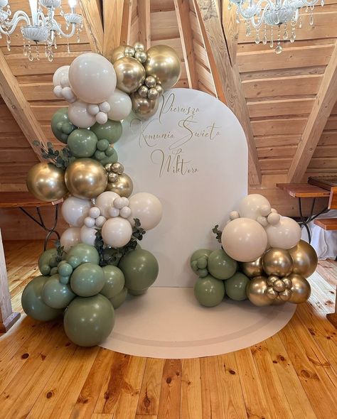 Sage Backdrop, Quince Decorations Ideas, Picnic Party Decorations, Quince Decorations, Baby Birthday Decorations, Baptism Decorations, Balloon Display, Engagement Party Decorations, Balloon Decor