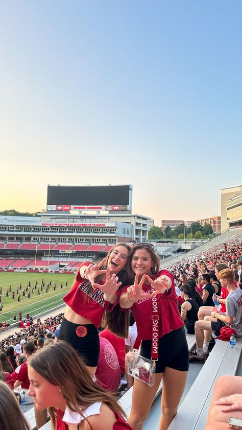 #aesthetic #arkansas #gameday #kappadelta Sorority Aesthetic, College Lifestyle, College Gameday Outfits, Gameday Outfits, Southeastern Conference, College Gameday, College Aesthetic, Dream College, University Of Arkansas