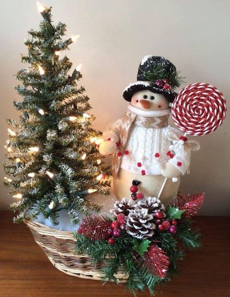 Farmington Connecticut, Christmas Centers, Plaid Christmas Decor, Christmas Flower Arrangements, Christmas Floral Arrangements, Christmas Centerpieces Diy, Diy Christmas Decorations Easy, Christmas Projects Diy, Christmas Swags