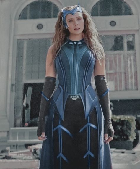 Blue Battle Outfit, Sapphire Witch Suit, Blue Superhero Suit Female, Wandavision Outfits, Blue Superhero Suit, Wanda Pictures, Wandas Powers, Marvel Suits, Superhero Outfits Design