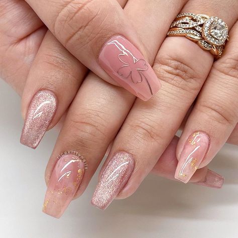 Pink Rose Gold Nails, Rose Gold Nails Glitter, Rose Gold Nail Art, Pretty Manicures, St Patricks Day Nails, Acrylic Pink, Gold Nail Art, Acrylic Nail Powder, Gold Glitter Nails