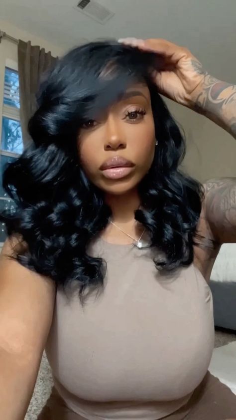 Pin Curls For Long Hair Black Women, Flat Iron Curls Black Women Natural Hairstyles, Flat Iron Curls Black Women, Curls Black Women, Short Sew In Hairstyles, Sew In Straight Hair, Sew In Curls, Curlers For Short Hair, Curly Bobs